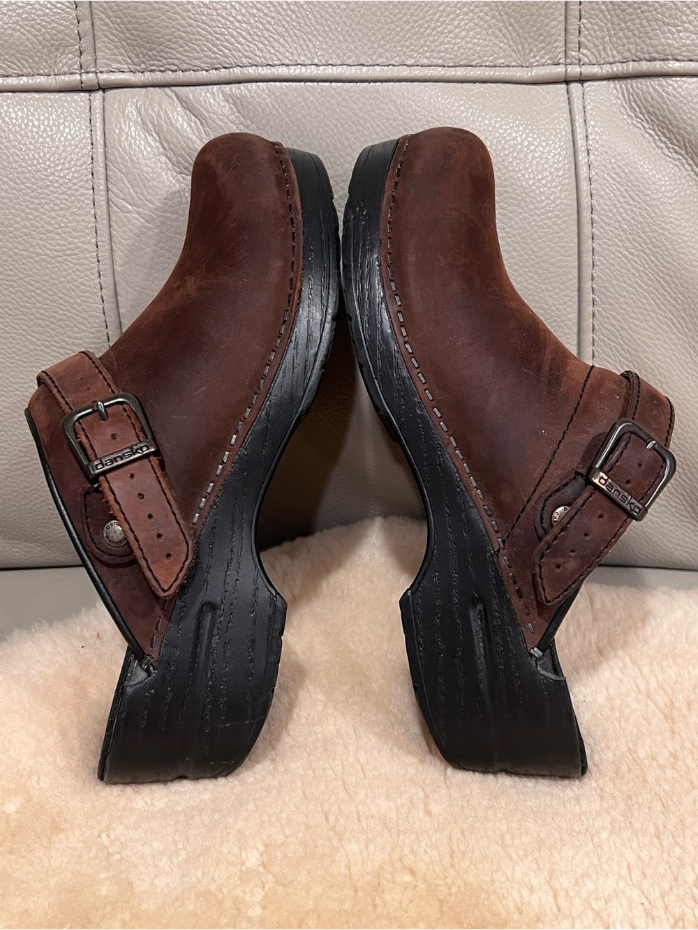 Dansko Ingrid Clog Sz 38 US 8 Oiled Leather Slip On Brown Comfortable Boho - Picture 16 of 17